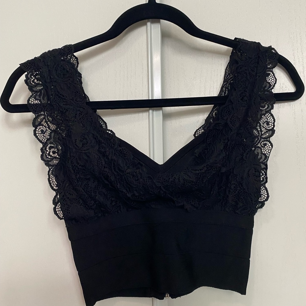 bebe Black cropped tank